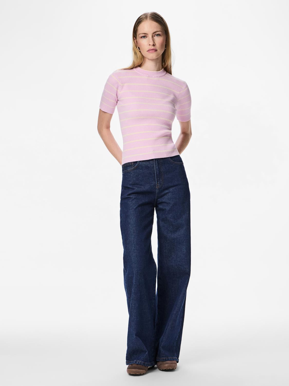 model_shot-front_full